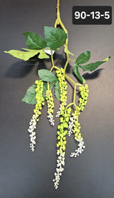 Ramură artificială cu ciorchini verzi și albi - 75cm